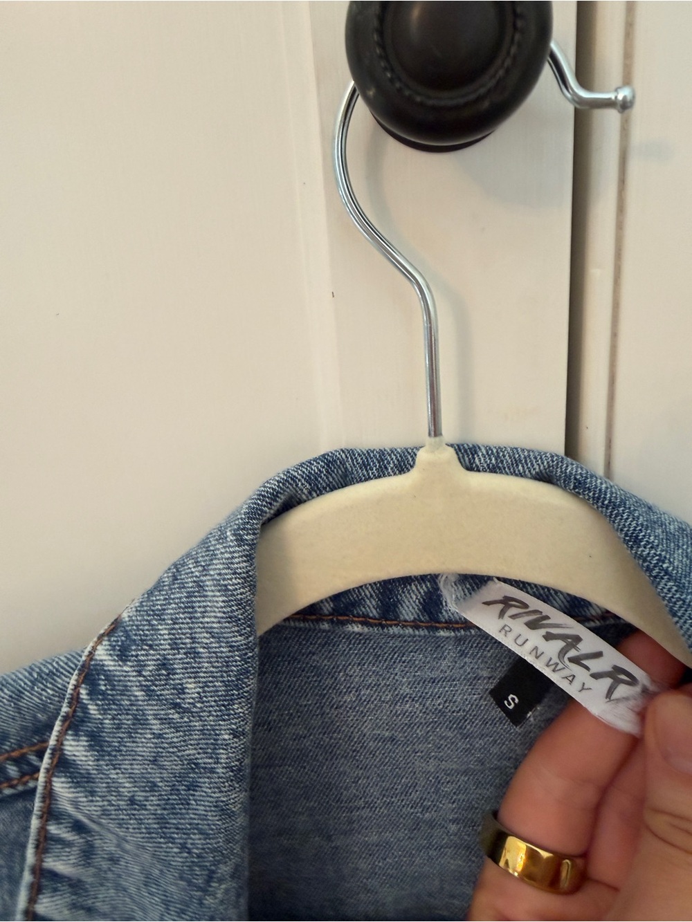 Light Wash Denim Jacket with Casual Crop Top - Picture 5 of 7